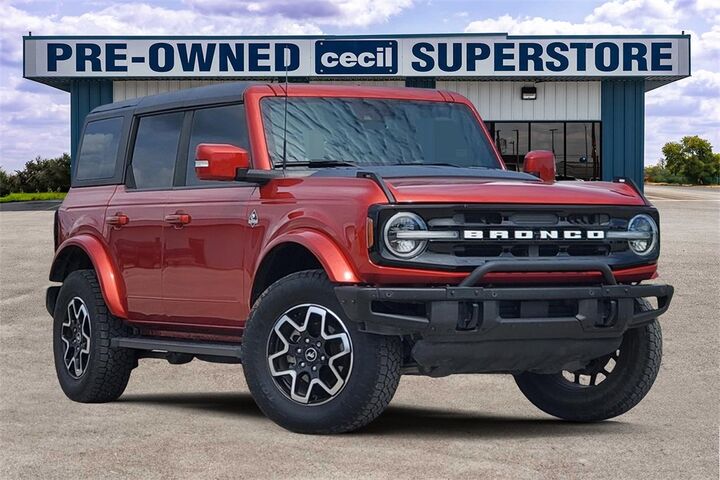 2022 Ford Bronco Outer Banks  TX
