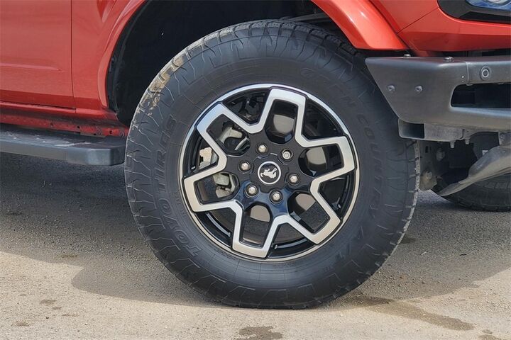 2022 Ford Bronco Outer Banks  TX