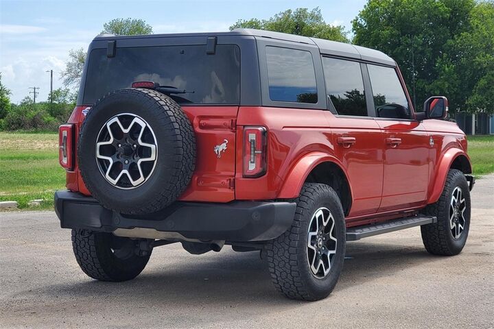 2022 Ford Bronco Outer Banks  TX