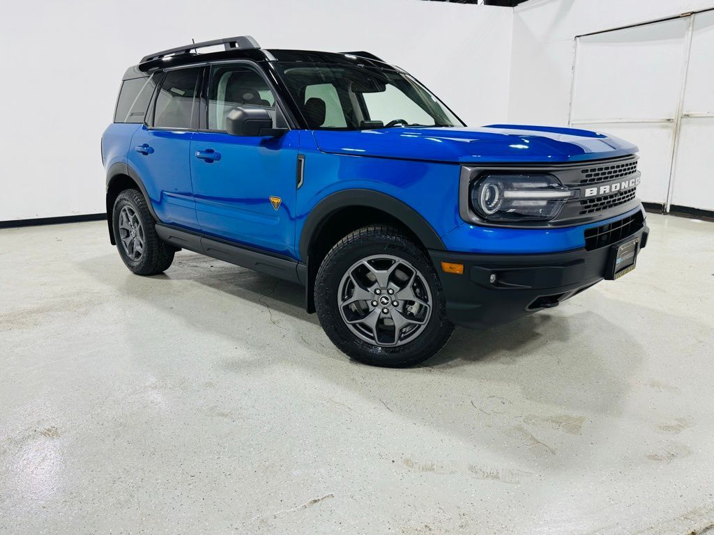 2022 Ford Bronco Badlands photo 2