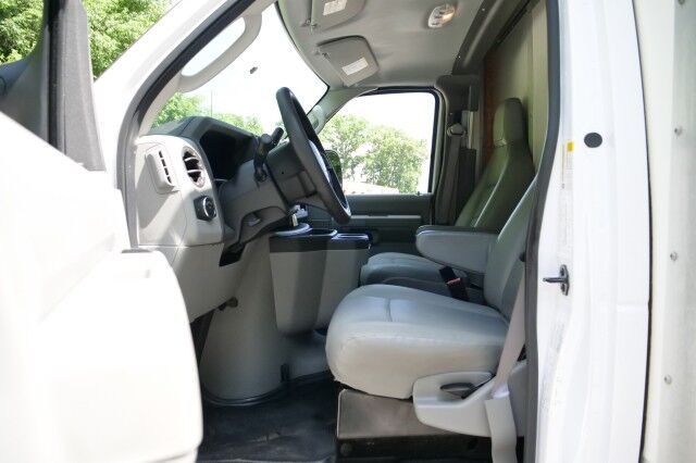 2022 Ford E-350 Rockport Box Van DRW / 11FT / 7.3L V8! High Point NC