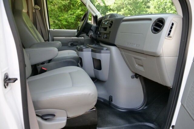 2022 Ford E-350 Rockport Box Van DRW / 11FT / 7.3L V8! High Point NC