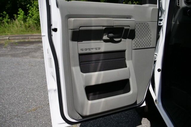 2022 Ford E-350 Rockport Box Van DRW / 11FT / 7.3L V8! High Point NC
