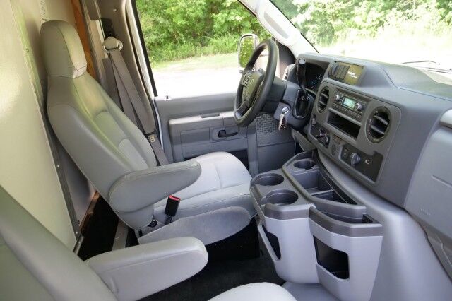 2022 Ford E-350 Rockport Box Van DRW / 11FT / 7.3L V8! High Point NC