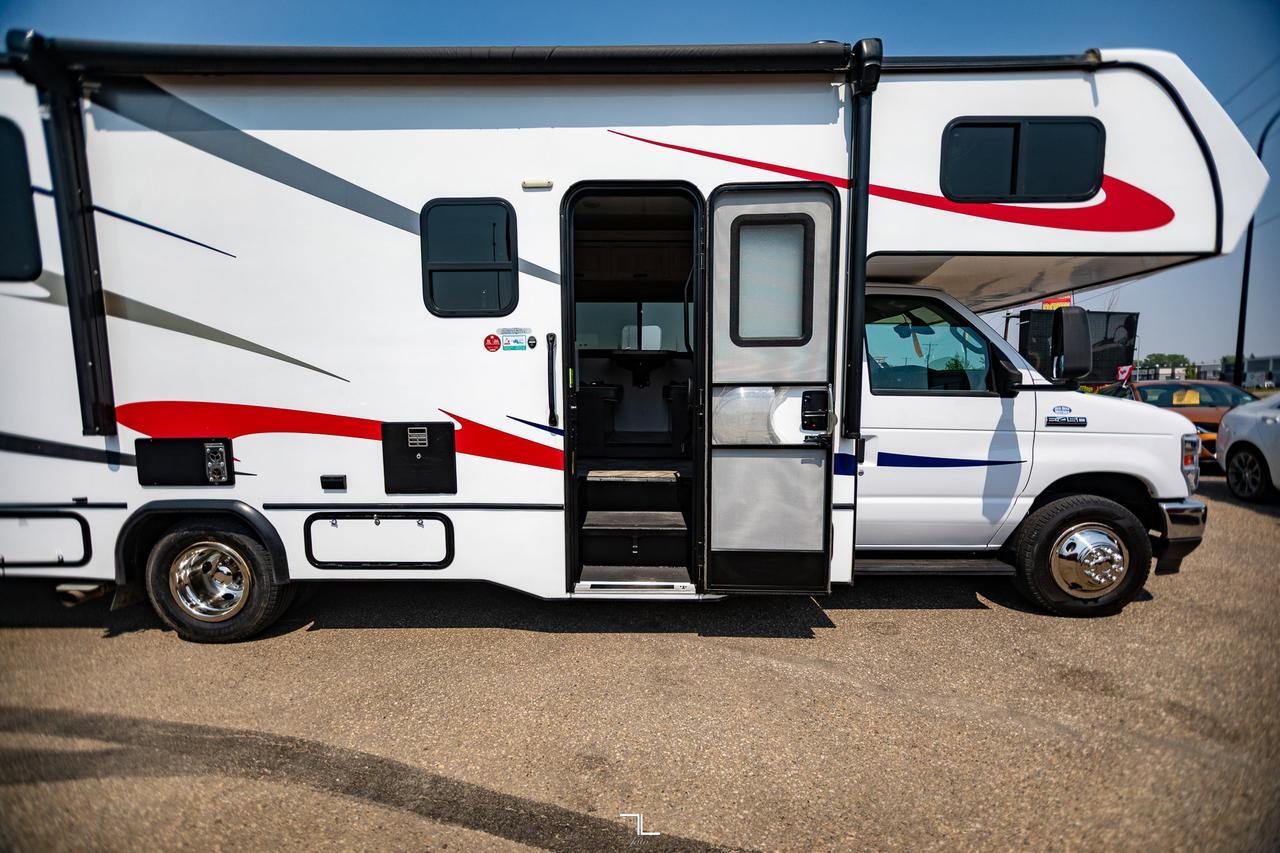 2022 Ford E-450 Forest River Forester 2651 Class C Red Deer AB