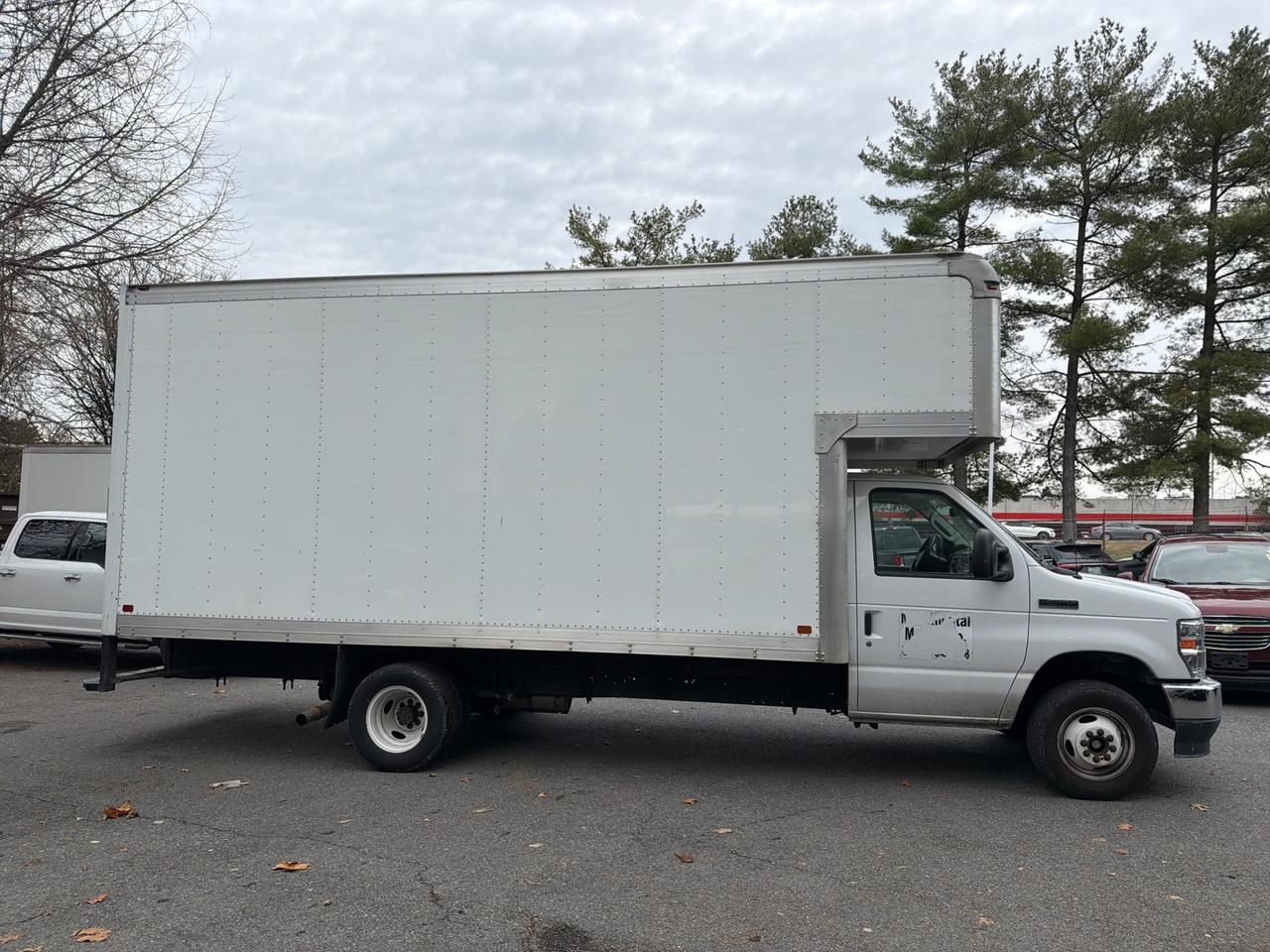 2022 Ford E-450SD Base Gaithersburg MD