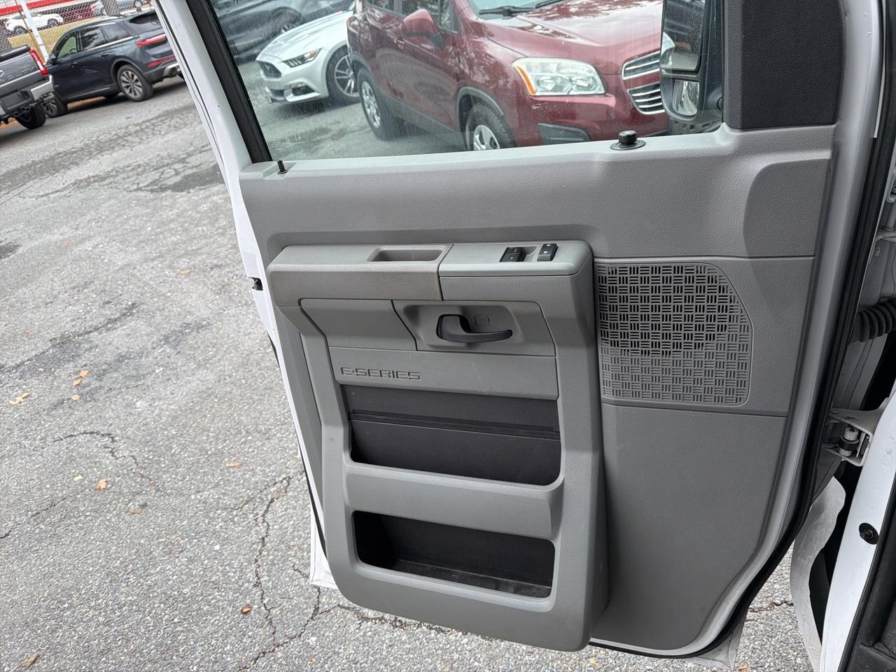 2022 Ford E-450SD Base Gaithersburg MD