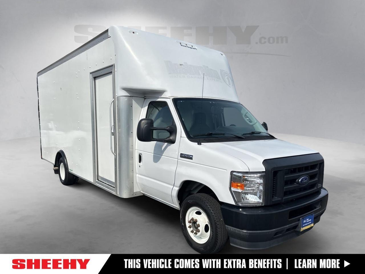 2022 Ford E-450SD Base