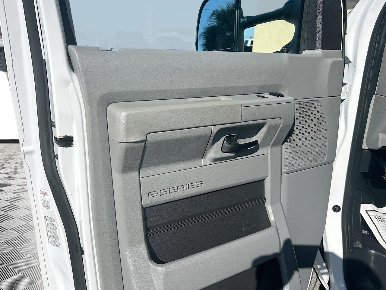 2022 Ford E-Series Cutaway E-350 DRW Venice FL