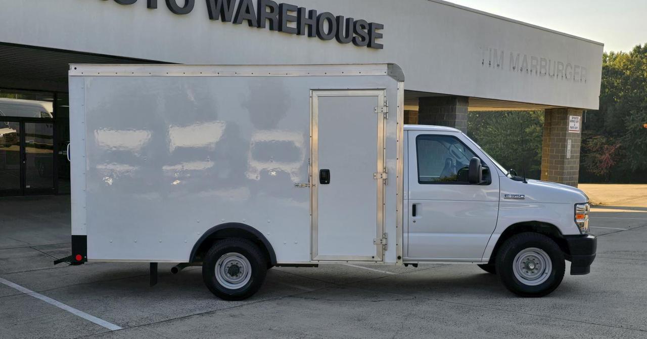 2022 Ford E-Series Cutaway E-350 SRW 12ft Box W/Side Door and Roll-Up Door Concord NC