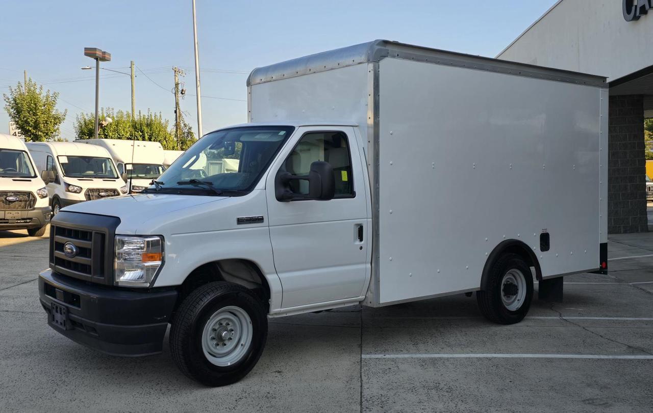 2022 Ford E-Series Cutaway E-350 SRW 12ft Box W/Side Door and Roll-Up Door Concord NC