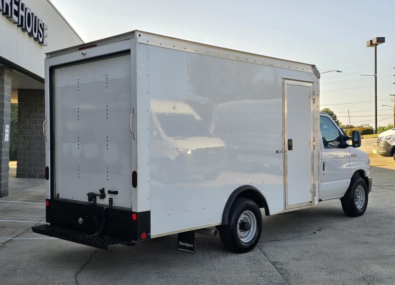 2022 Ford E-Series Cutaway E-350 SRW 12ft Box W/Side Door and Roll-Up Door Concord NC