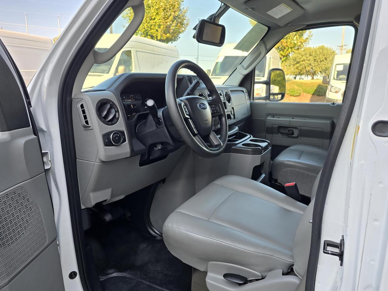 2022 Ford E-Series Cutaway E-350 SRW 12ft Box W/Side Door and Roll-Up Door Concord NC