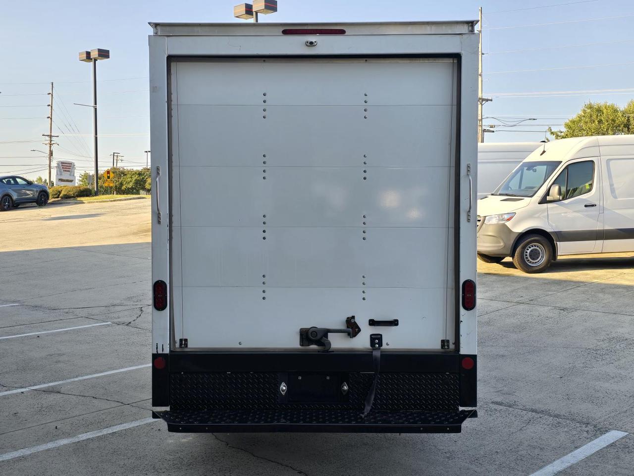 2022 Ford E-Series Cutaway E-350 SRW 12ft Box W/Side Door and Roll-Up Door Concord NC
