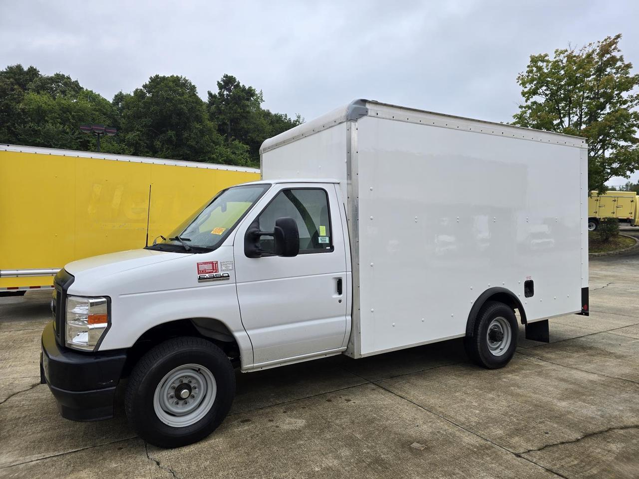 2022 Ford E-Series Cutaway E-350 SRW 12ft Box W/Side Door and Roll-Up Door Concord NC