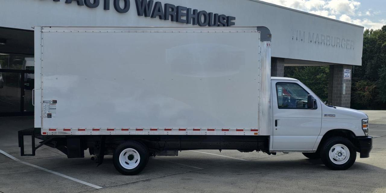 2022 Ford E-Series Cutaway E-450 16ft Box W/Roll-Up Door and Tuck-Under Liftgate Concord NC
