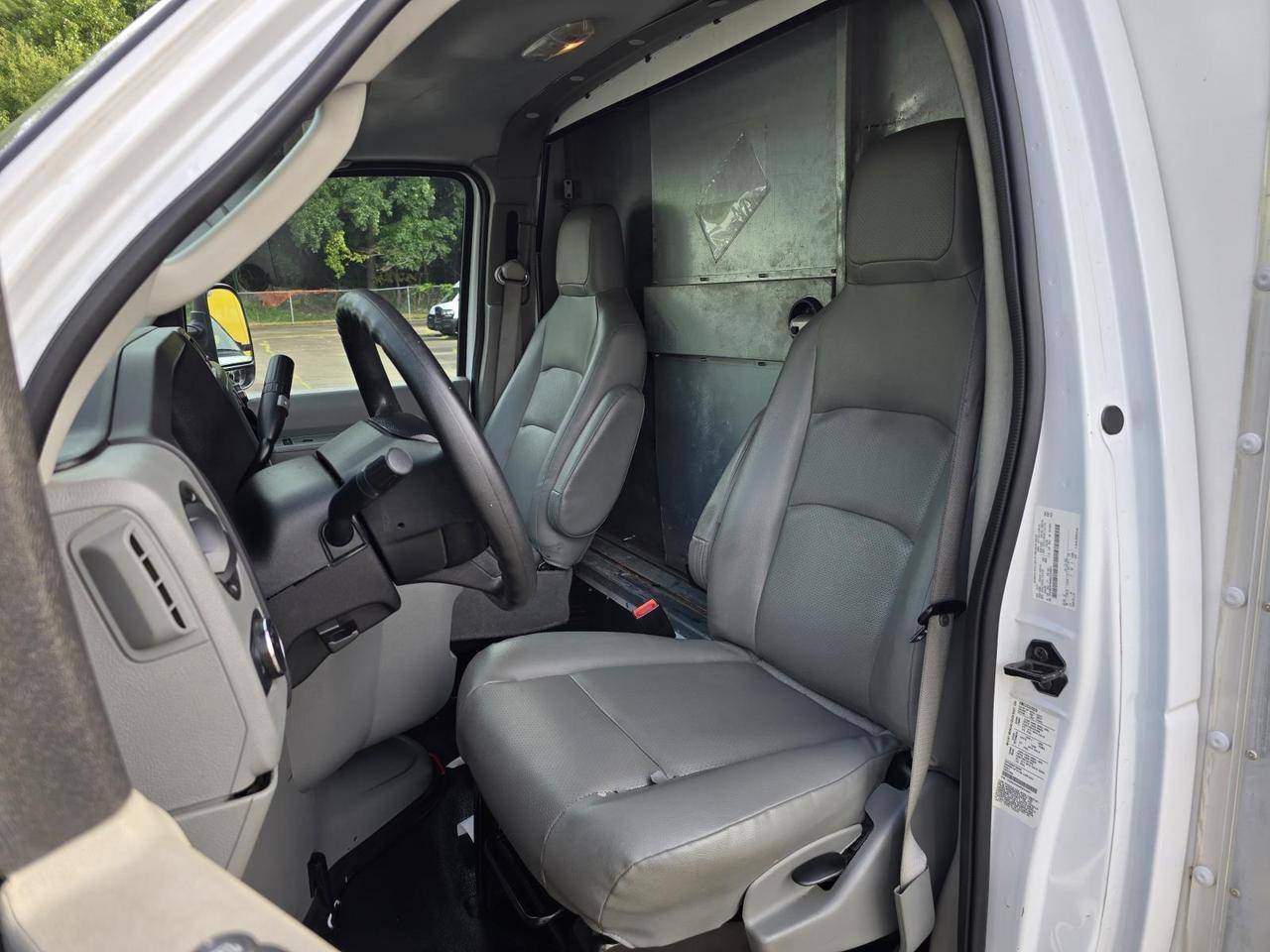 2022 Ford E-Series Cutaway E-450 16ft Box W/Roll-Up Door and Tuck-Under Liftgate Concord NC
