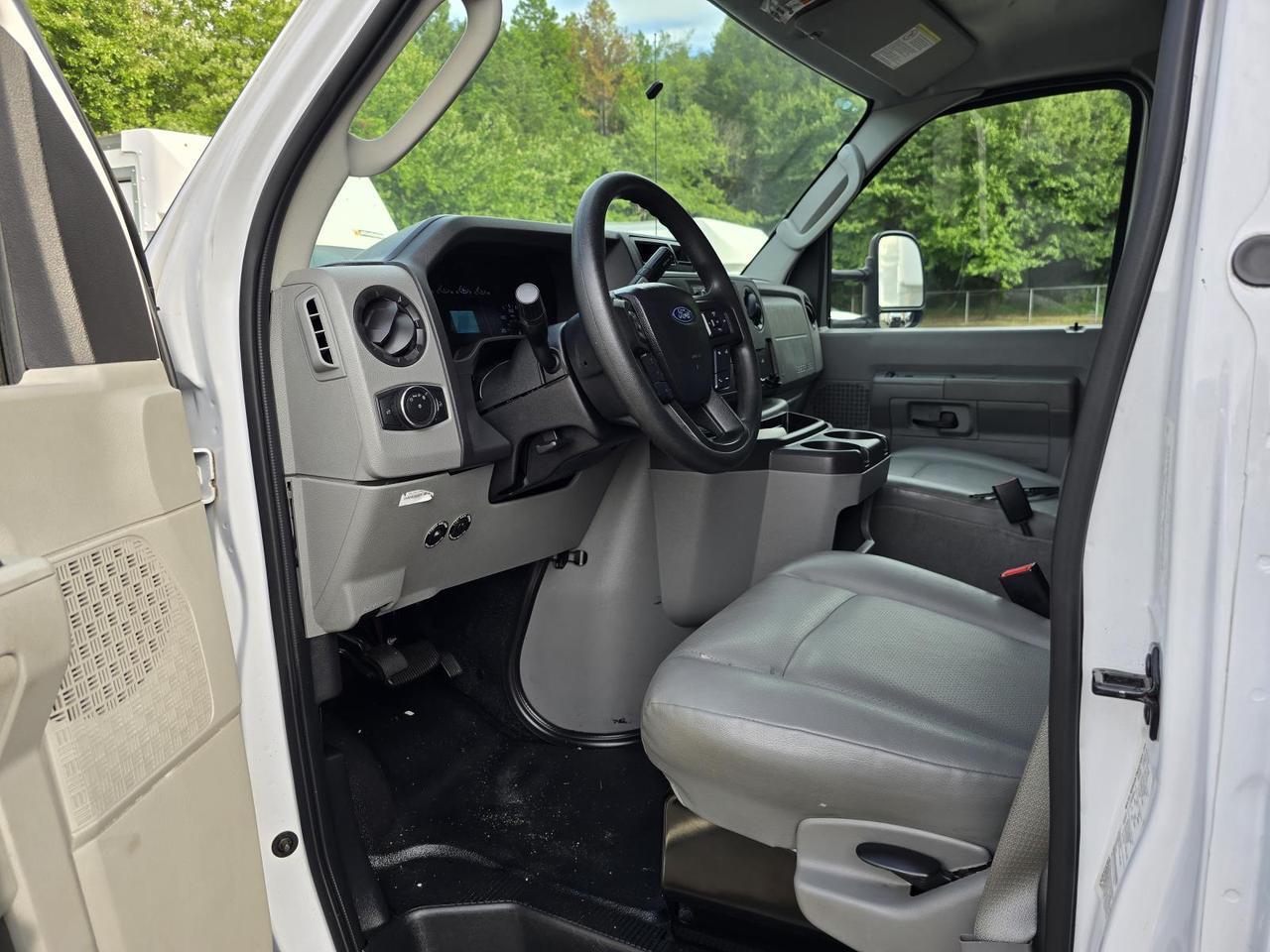 2022 Ford E-Series Cutaway E-450 16ft Box W/Roll-Up Door and Tuck-Under Liftgate Concord NC