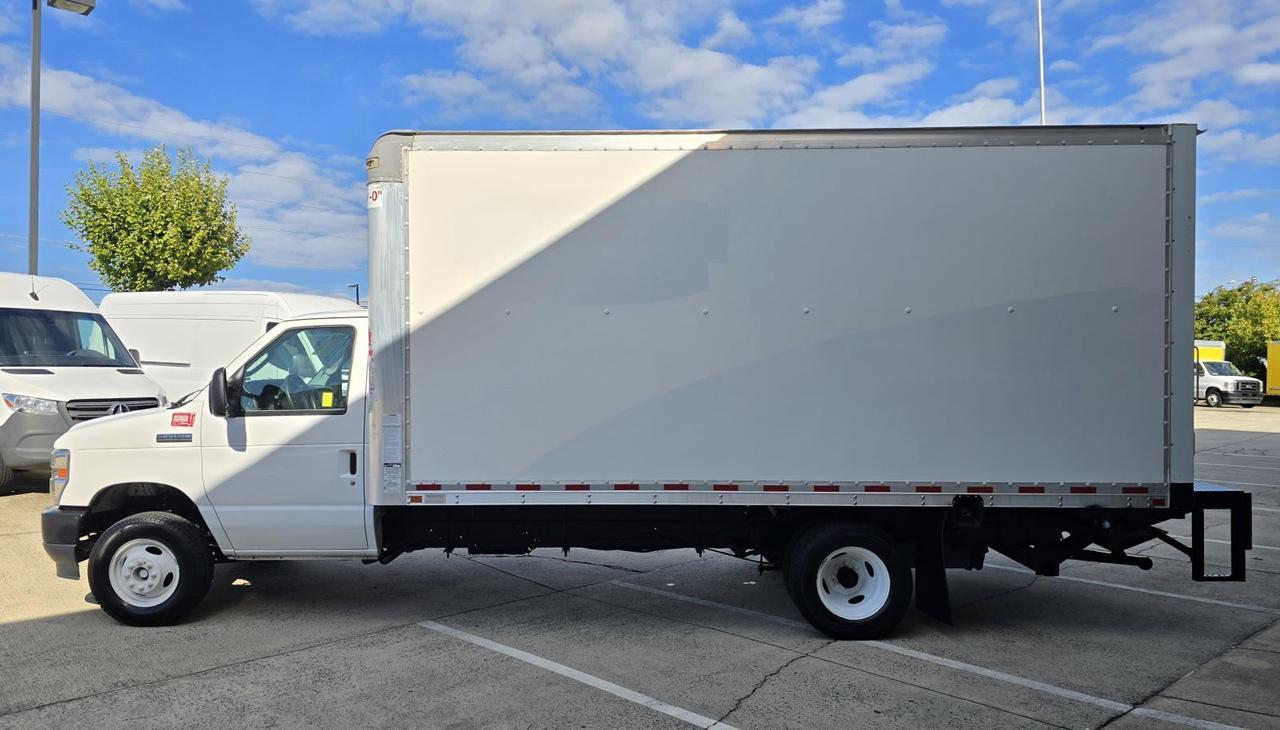 2022 Ford E-Series Cutaway E-450 16ft Box W/Roll-Up Door and Tuck-Under Liftgate Concord NC