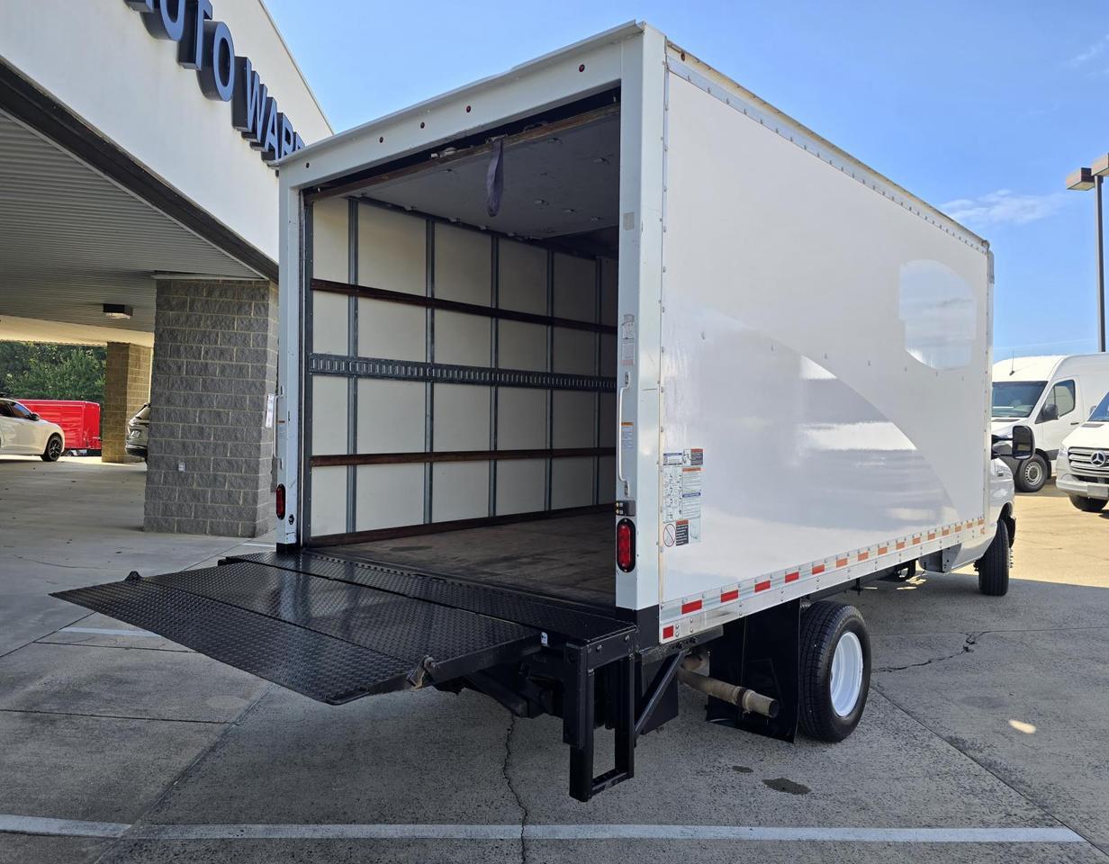 2022 Ford E-Series Cutaway E-450 16ft Box W/Roll-Up Door and Tuck-Under Liftgate Concord NC