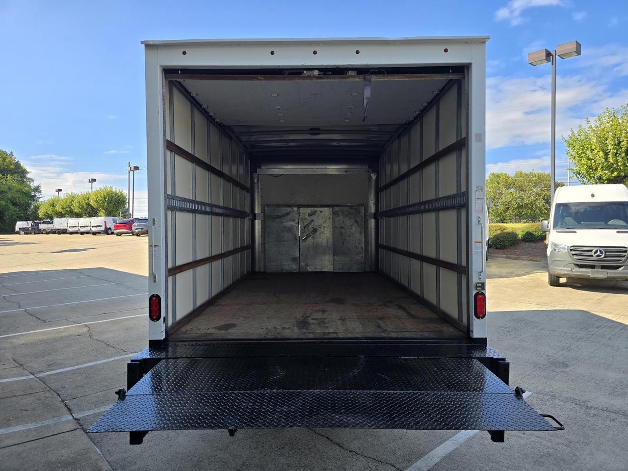 2022 Ford E-Series Cutaway E-450 16ft Box W/Roll-Up Door and Tuck-Under Liftgate Concord NC