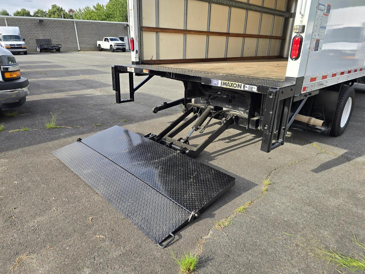 2022 Ford E-Series Cutaway E-450 16ft Box W/Roll-Up Door and Tuck-Under Liftgate Concord NC