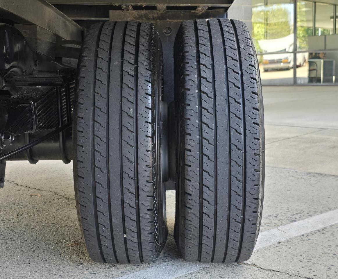 2022 Ford E-Series Cutaway E-450 16ft Box W/Roll-Up Door and Tuck-Under Liftgate Concord NC