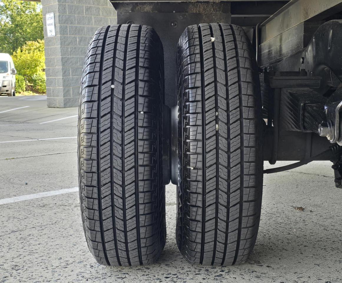 2022 Ford E-Series Cutaway E-450 16ft Box W/Roll-Up Door and Tuck-Under Liftgate Concord NC