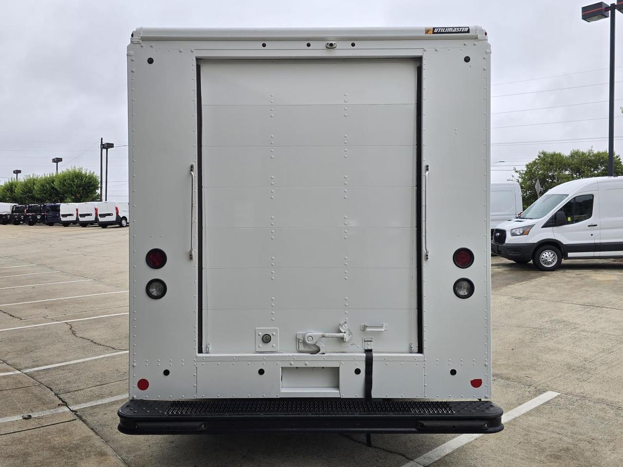 2022 Ford E-Series Stripped Chassis E-450 P700 14ft Box W/Shelves Concord NC