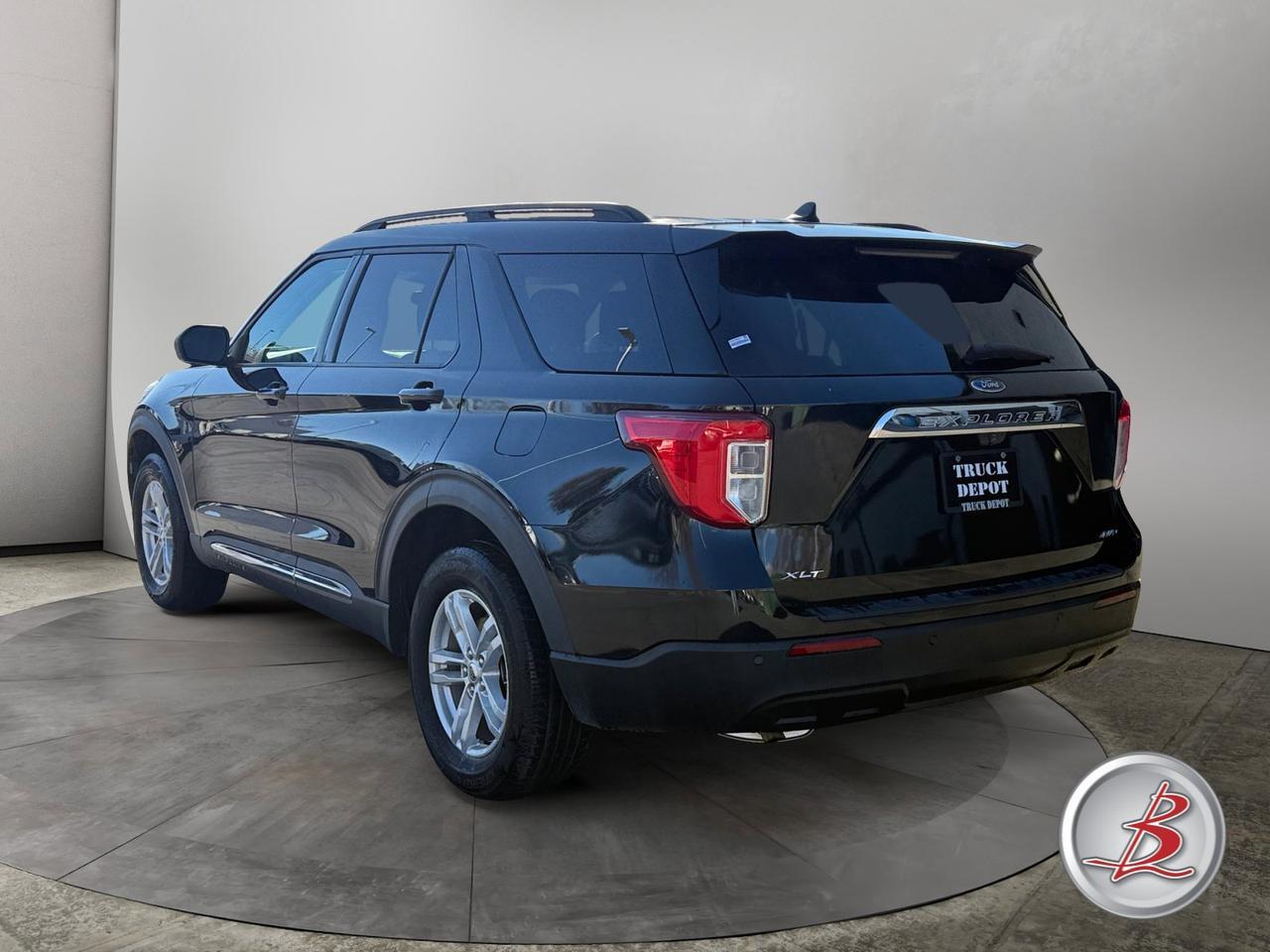 2022 Ford Explorer XLT photo 2