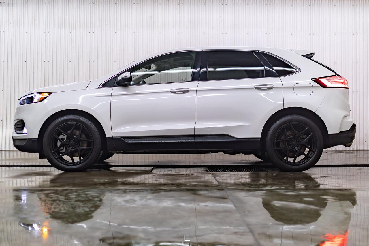 2022 Ford Edge AWD Titanium Leather Roof Nav BCam Red Deer AB