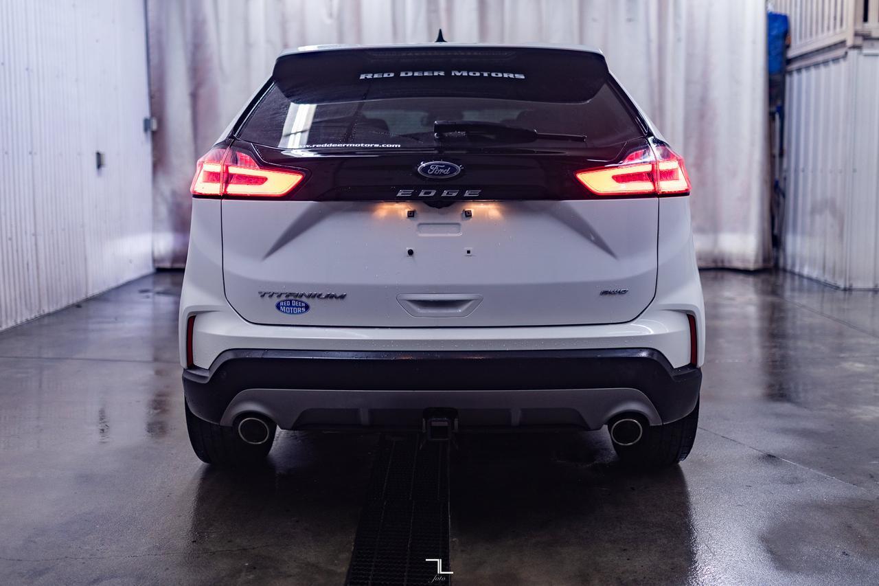 2022 Ford Edge AWD Titanium Leather Roof Nav BCam Red Deer AB