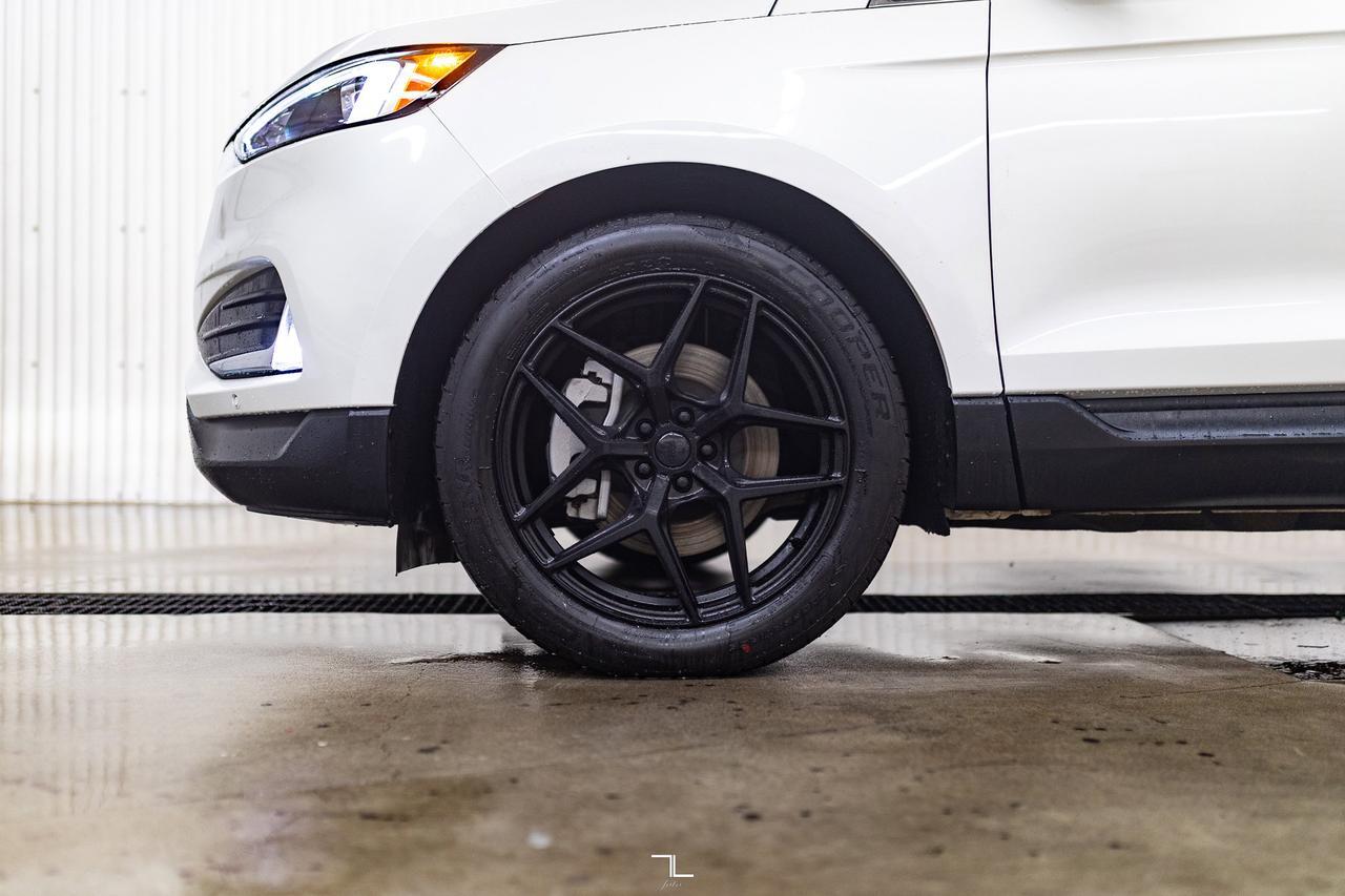 2022 Ford Edge AWD Titanium Leather Roof Nav BCam Red Deer AB