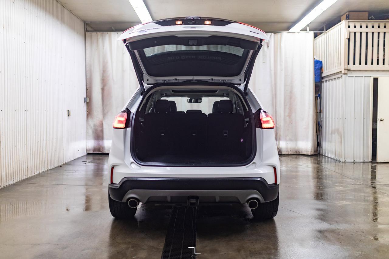 2022 Ford Edge AWD Titanium Leather Roof Nav BCam Red Deer AB