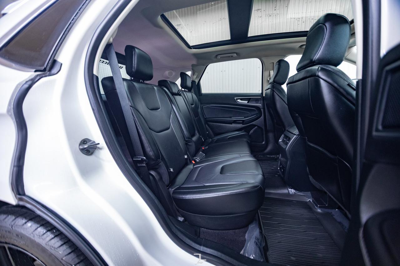 2022 Ford Edge AWD Titanium Leather Roof Nav BCam Red Deer AB