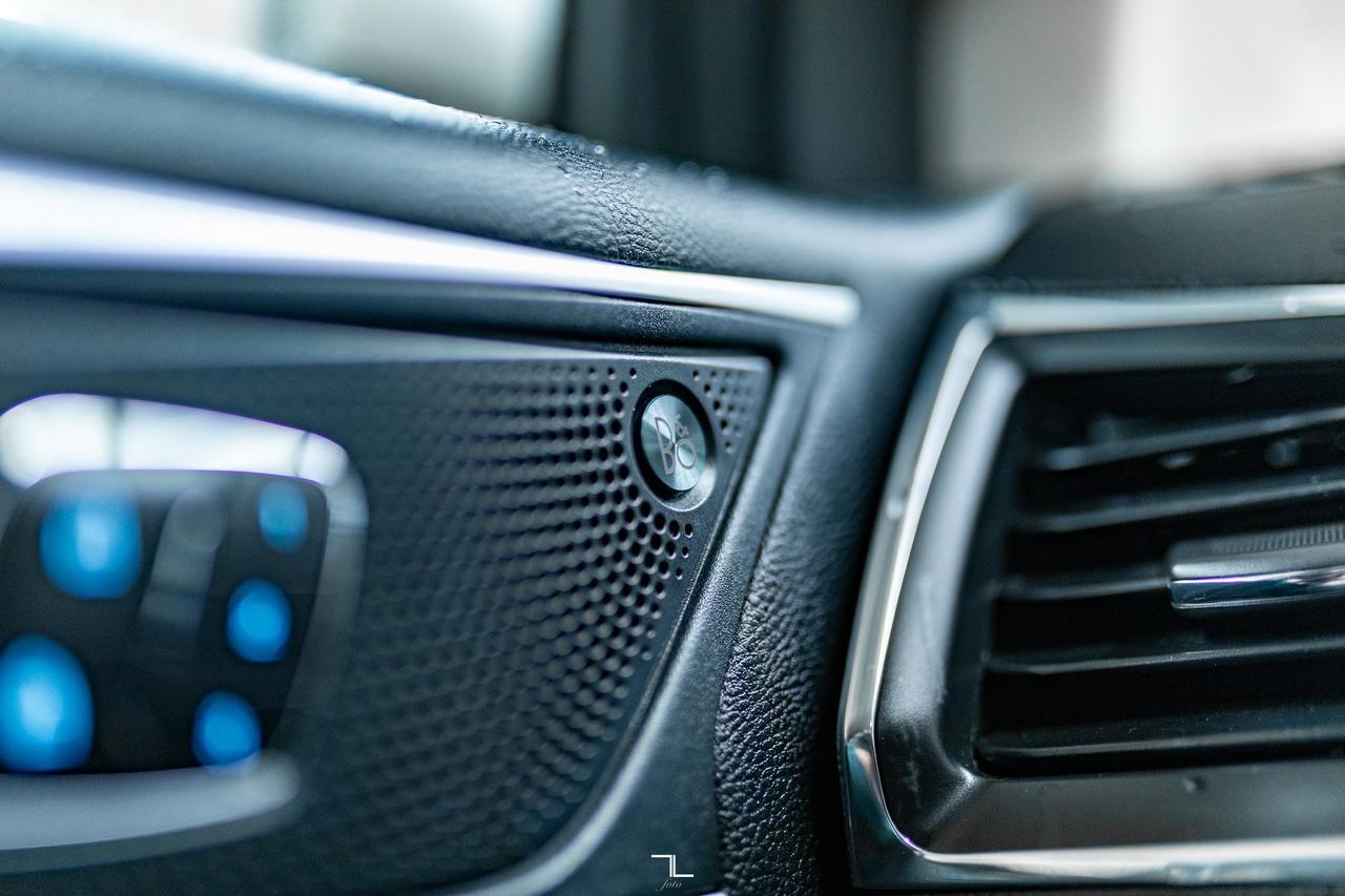 2022 Ford Edge AWD Titanium Leather Roof Nav BCam Red Deer AB