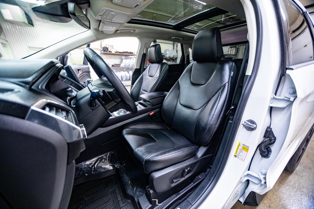 2022 Ford Edge AWD Titanium Leather Roof Nav BCam Red Deer AB