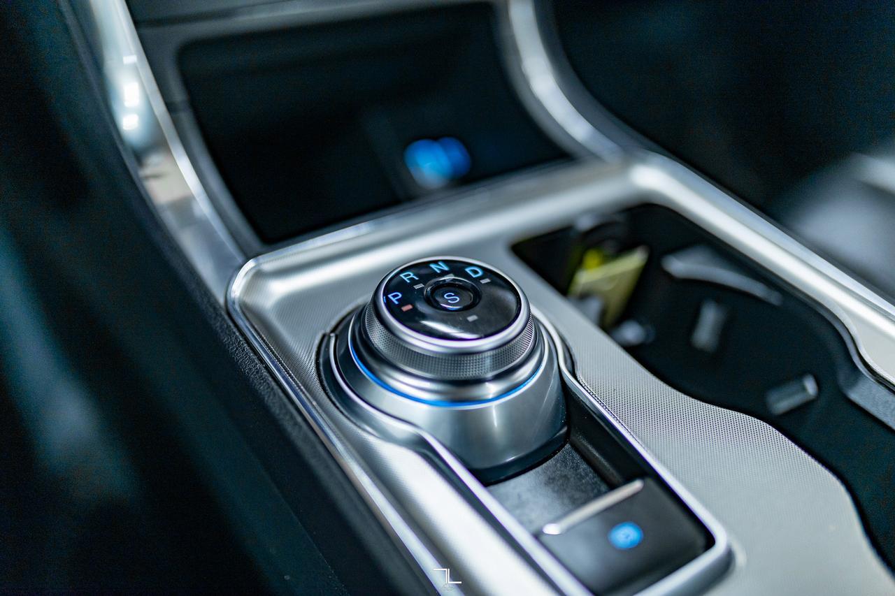 2022 Ford Edge AWD Titanium Leather Roof Nav BCam Red Deer AB