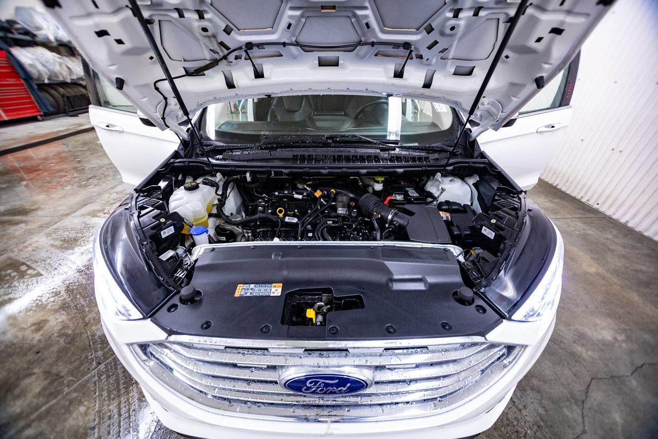 2022 Ford Edge AWD Titanium Leather Roof Nav BCam Red Deer AB