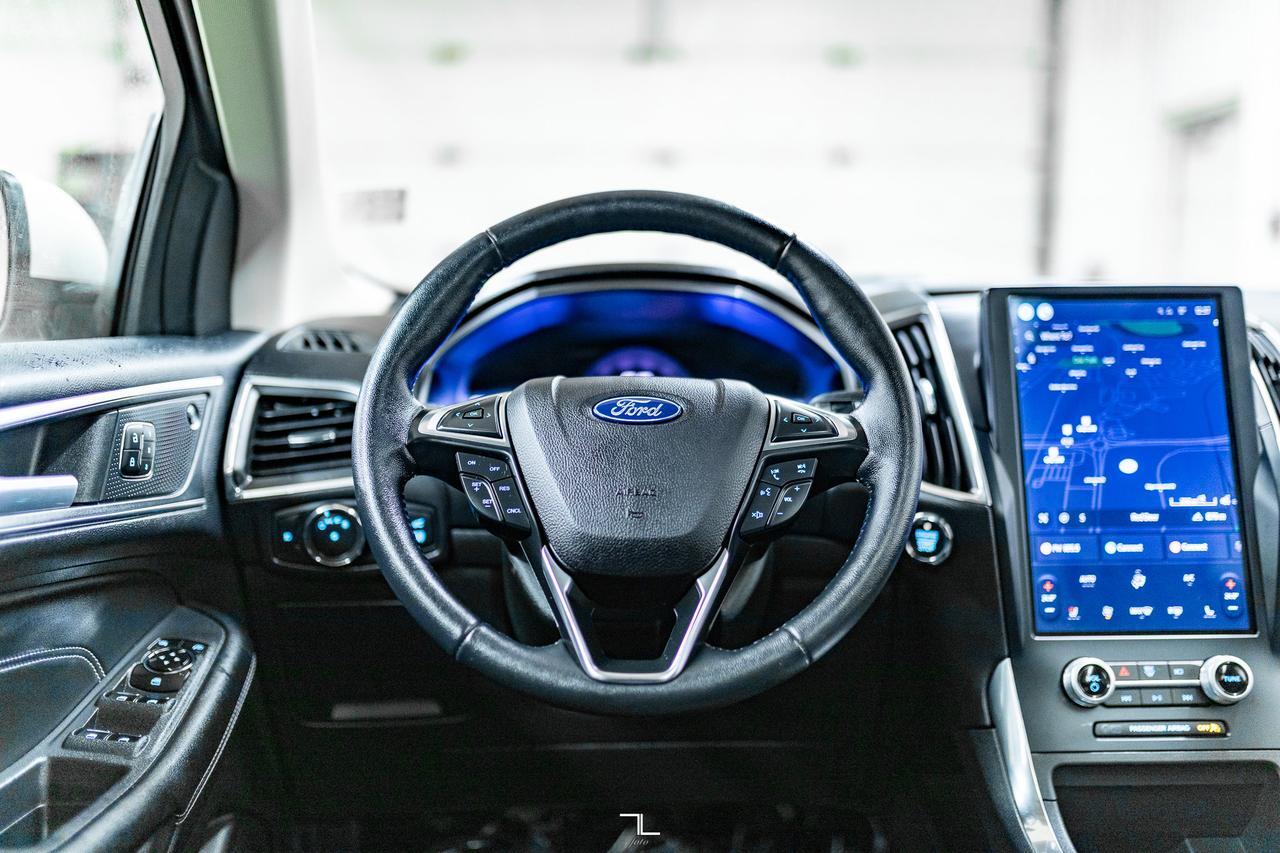2022 Ford Edge AWD Titanium Leather Roof Nav BCam Red Deer AB