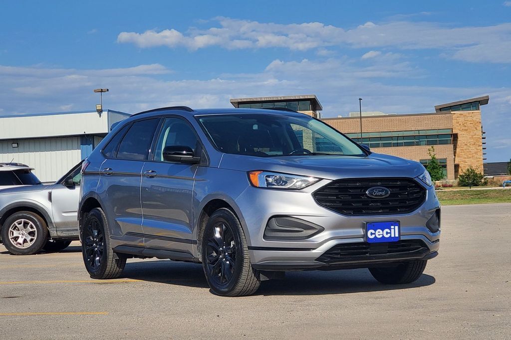 2022 Ford Edge SE