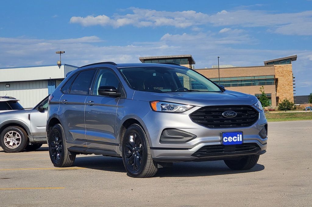 2022 Ford Edge SE
