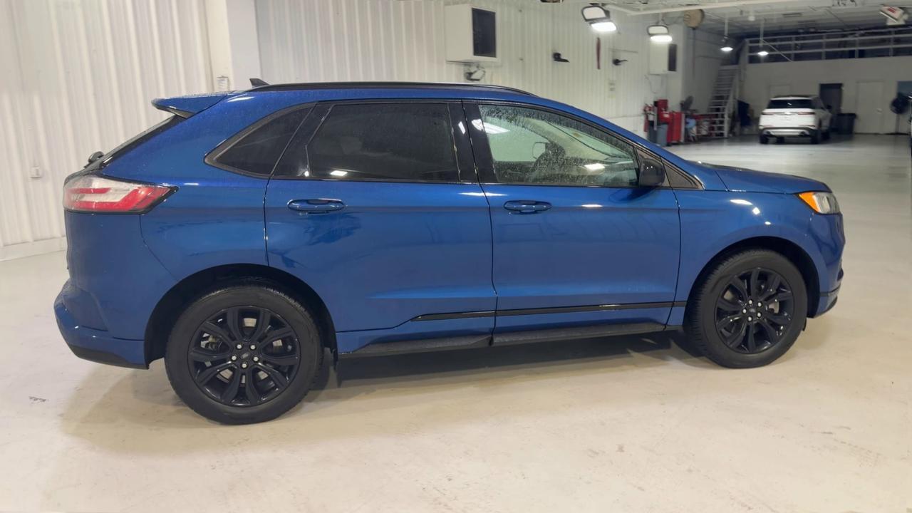 2022 Ford Edge SE