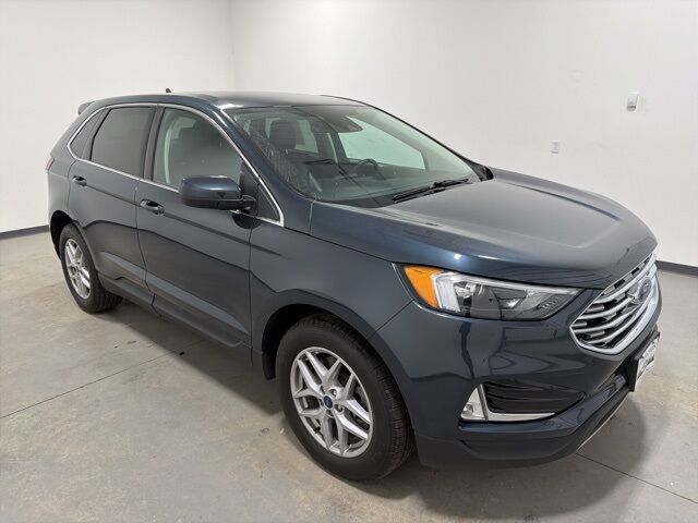 2022 Ford Edge SEL photo 3