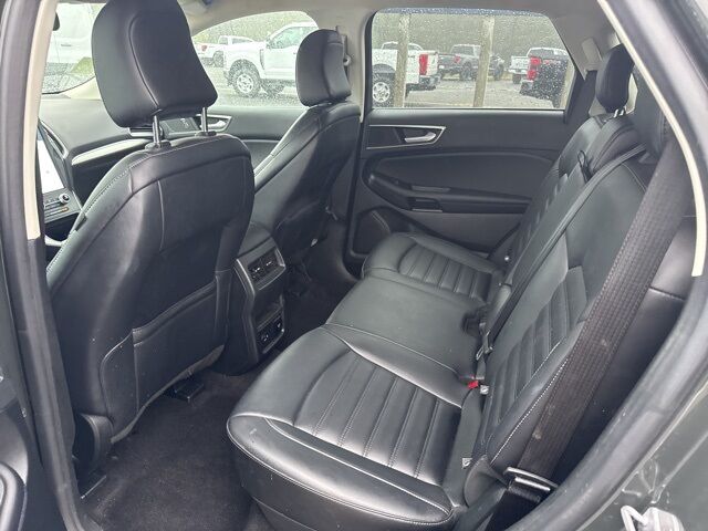 2022 Ford Edge SEL photo 11