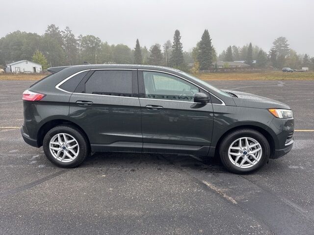2022 Ford Edge SEL photo 6