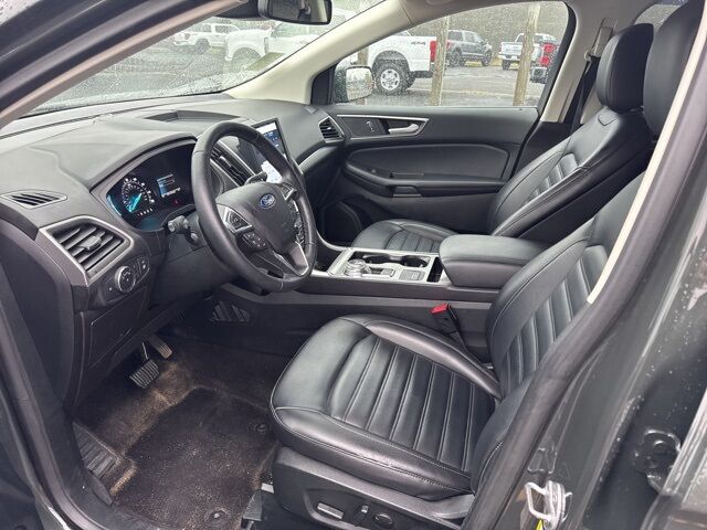 2022 Ford Edge SEL photo 9