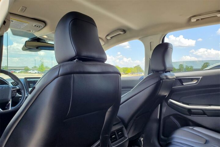 2022 Ford Edge Titanium  TX