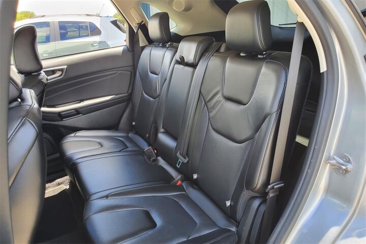 2022 Ford Edge Titanium  TX