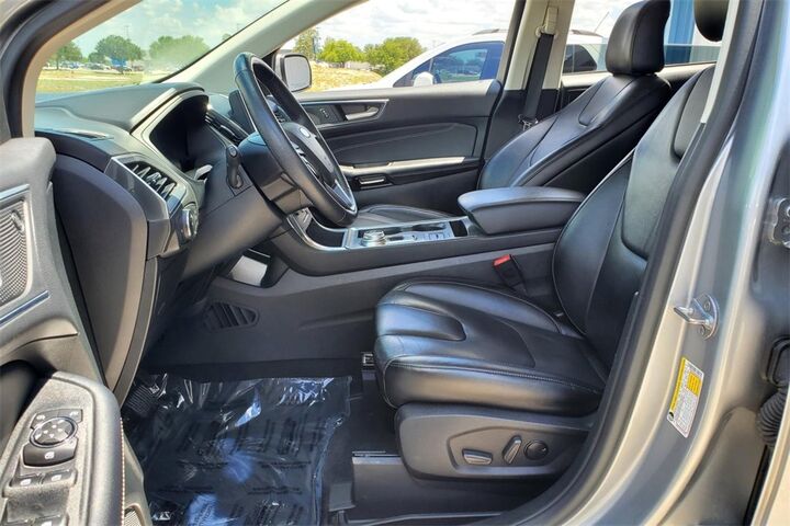 2022 Ford Edge Titanium  TX